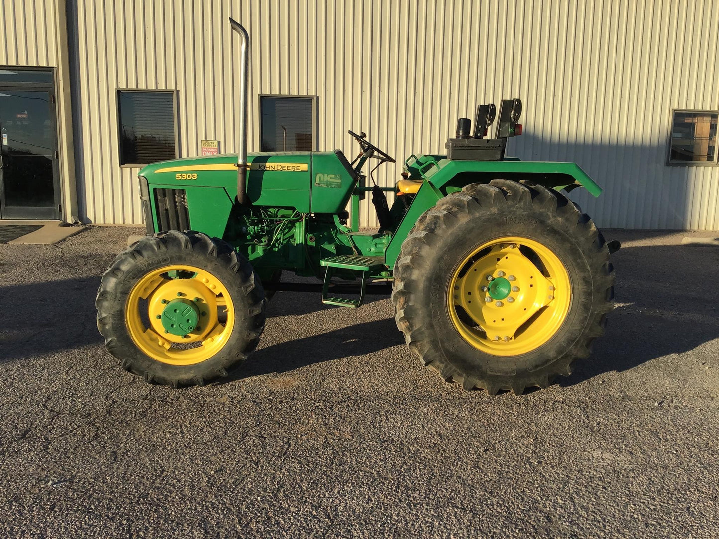 John Deere 5103S, 5203 Tractor Operator's Manual OMPY0504 - PDF