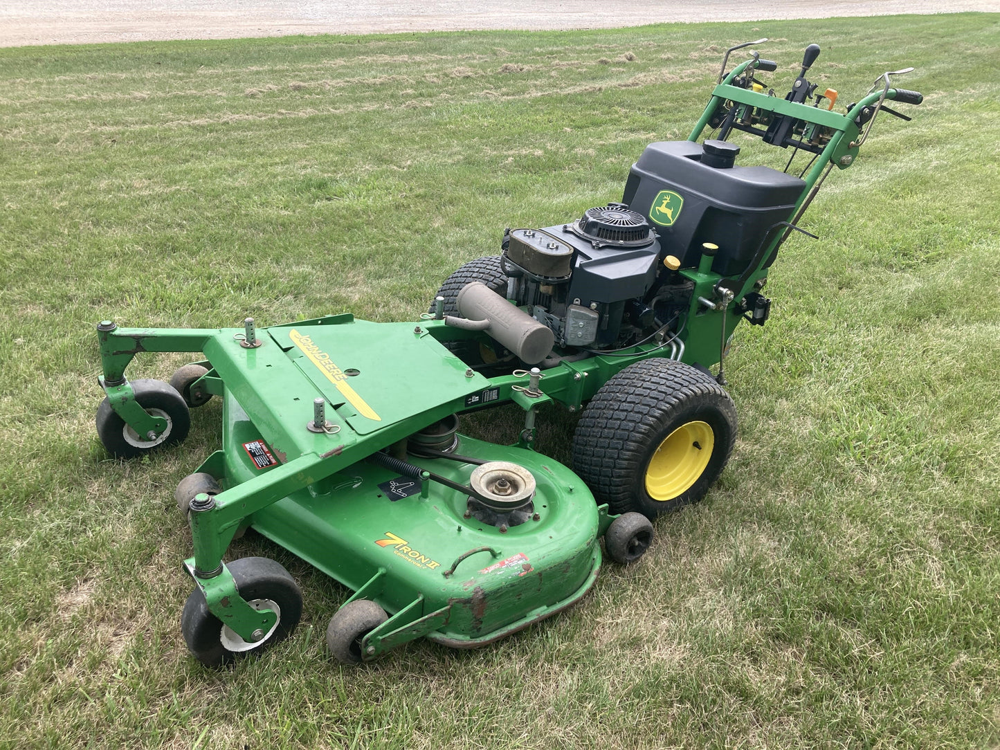 John Deere Commercial Walk-Behind Mower Model 7G18 Operation, Maintenance & Diagnostic Test Service Manual TM2220 - PDF