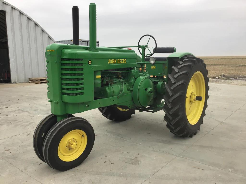 John Deere Model G Series Tractors Operator’s Manual OMR2009 - PDF