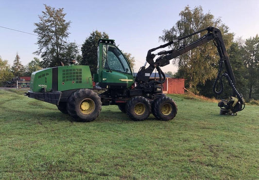 John Deere 1070D Harvester (SN WH1070D000352- ) Operator’s Manual 