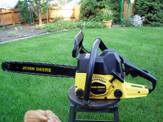 John Deere 300CS Chain Saw (UT10761A, UT10796) Operator's Manual OMPS19786 - PDF