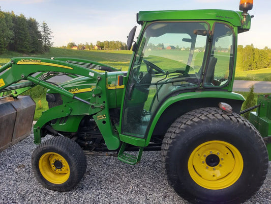 John Deere 4320, 4520, 4720 Compact Utility Tractor Operator's Manual OMLVU25067 - PDF